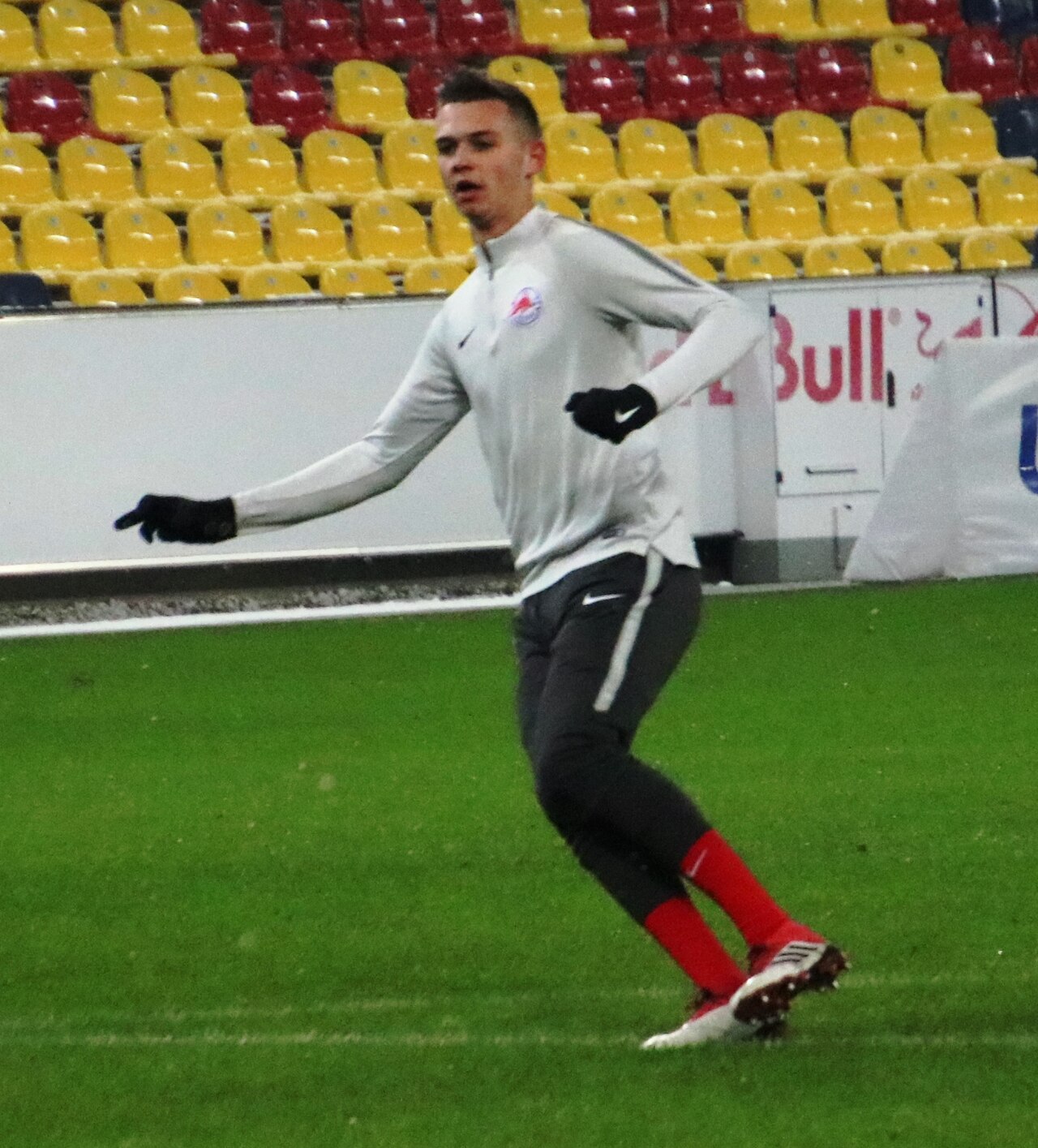 沙场老将的逆袭:即时战略电竞的孤独复兴